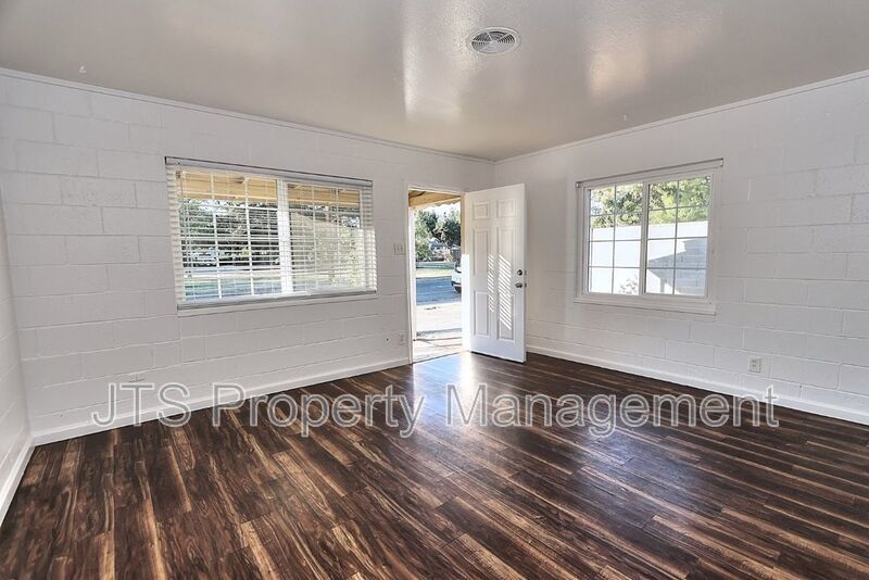 Cozy 2 bed 1 bath Unit in South Tahoe Park! property image