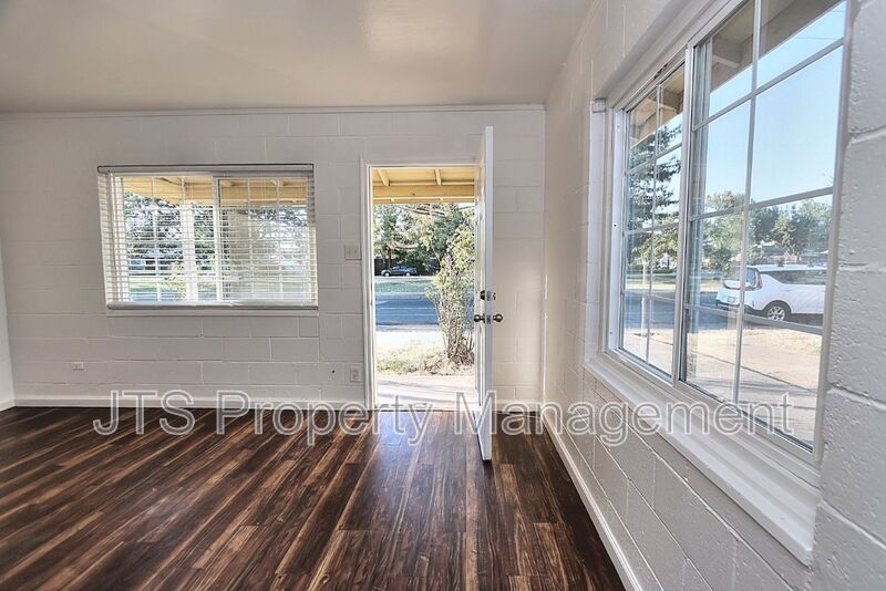 Cozy 2 bed 1 bath Unit in South Tahoe Park! property image