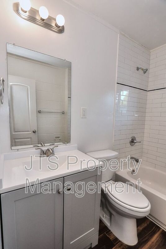 Cozy 2 bed 1 bath Unit in South Tahoe Park! property image