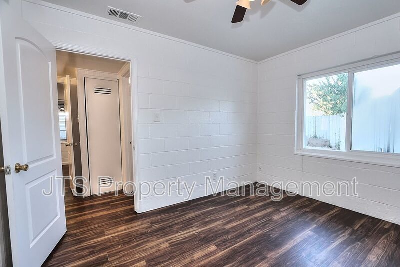 Cozy 2 bed 1 bath Unit in South Tahoe Park! property image