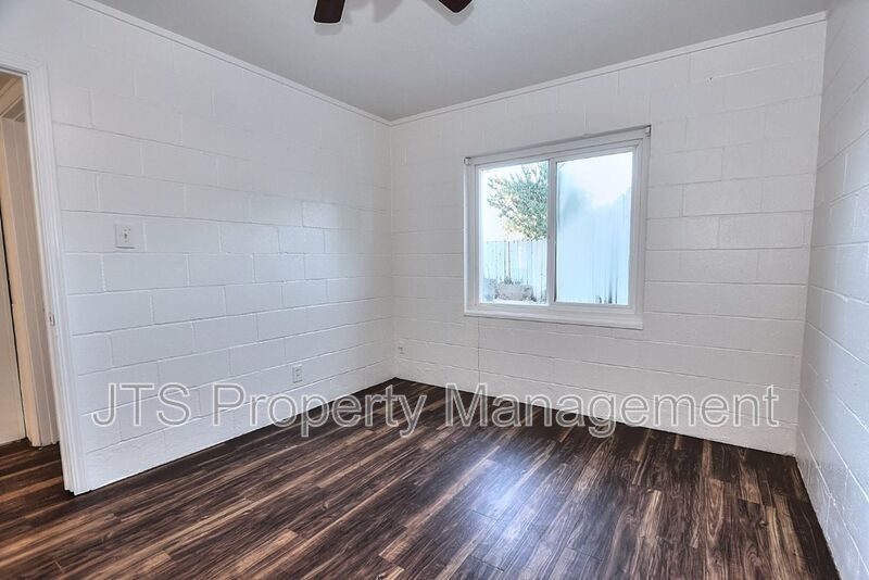 Cozy 2 bed 1 bath Unit in South Tahoe Park! property image