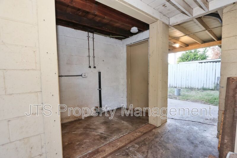Cozy 2 bed 1 bath Unit in South Tahoe Park! property image