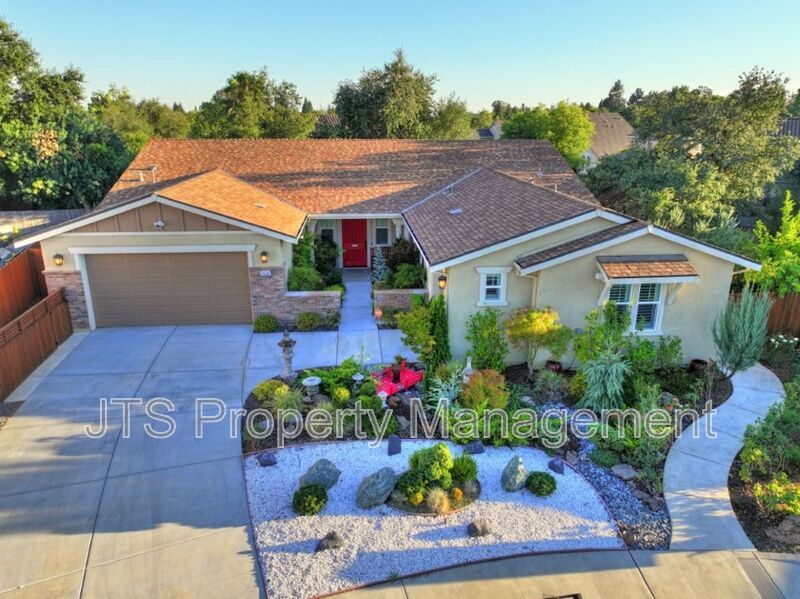 2,680 SF Fair Oaks Home | 3 Bedrooms + 2 Flex Rooms + Outdoor Kitchen property image