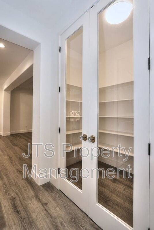 2,680 SF Fair Oaks Home | 3 Bedrooms + 2 Flex Rooms + Outdoor Kitchen property image
