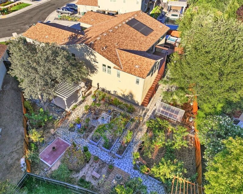 2,680 SF Fair Oaks Home | 3 Bedrooms + 2 Flex Rooms + Outdoor Kitchen property image