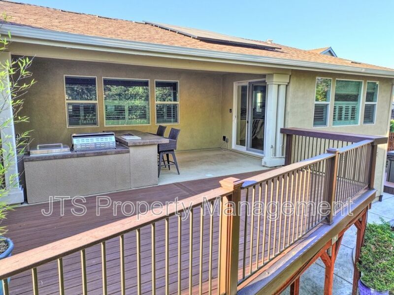 2,680 SF Fair Oaks Home | 3 Bedrooms + 2 Flex Rooms + Outdoor Kitchen property image