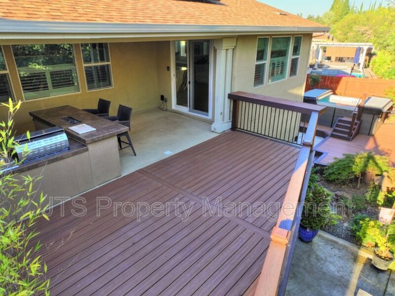 2,680 SF Fair Oaks Home | 3 Bedrooms + 2 Flex Rooms + Outdoor Kitchen property image