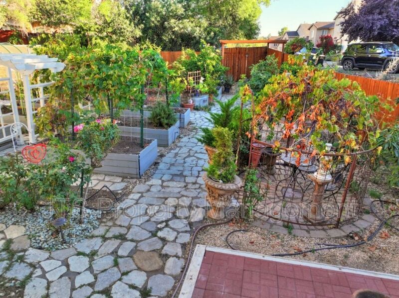 2,680 SF Fair Oaks Home | 3 Bedrooms + 2 Flex Rooms + Outdoor Kitchen property image