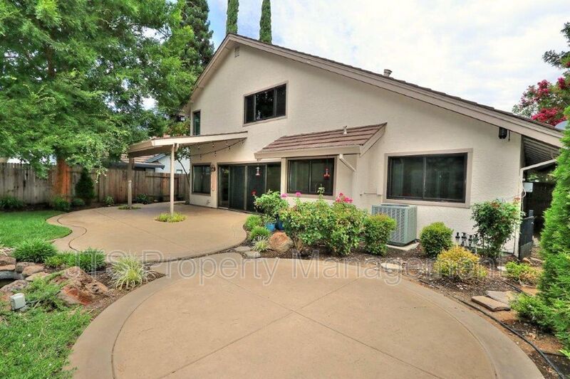 Incredible Gold River Home Steps from the American River Bike Trail! property image