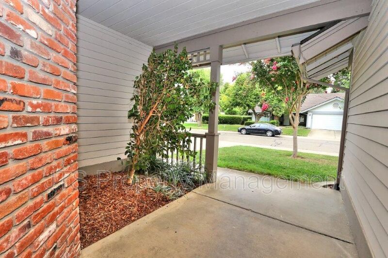 Incredible Gold River Home Steps from the American River Bike Trail! property image