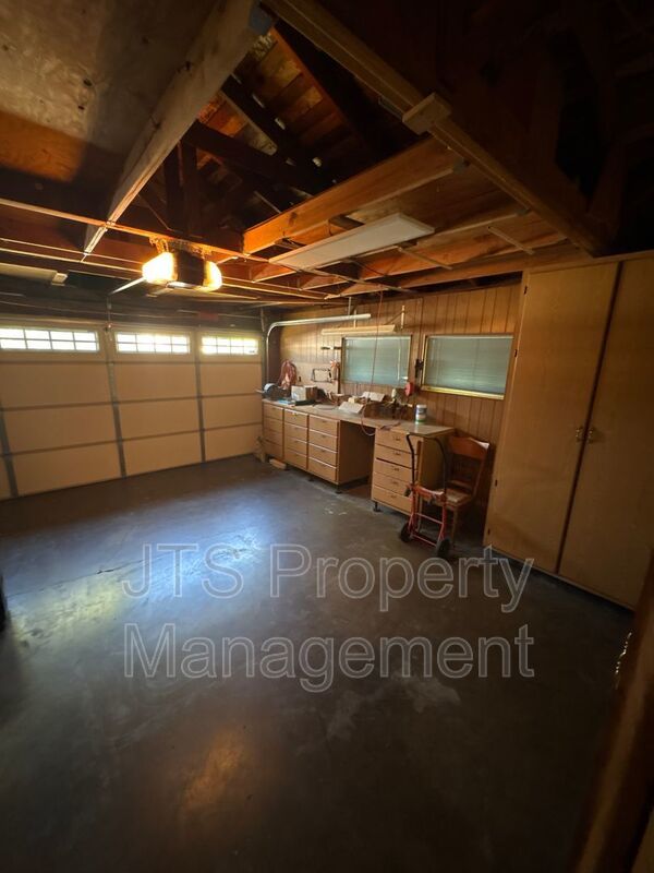 Beautiful Carmichael Home in Established Neighborhood for Rent! property image