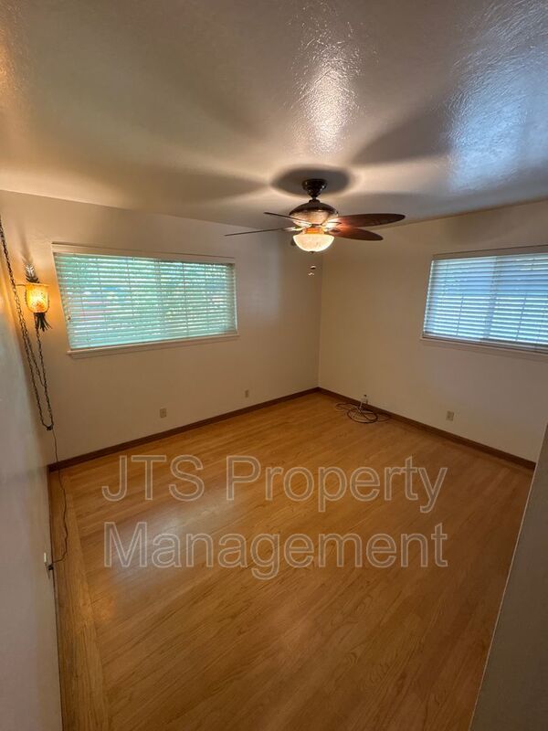 Beautiful Carmichael Home in Established Neighborhood for Rent! property image