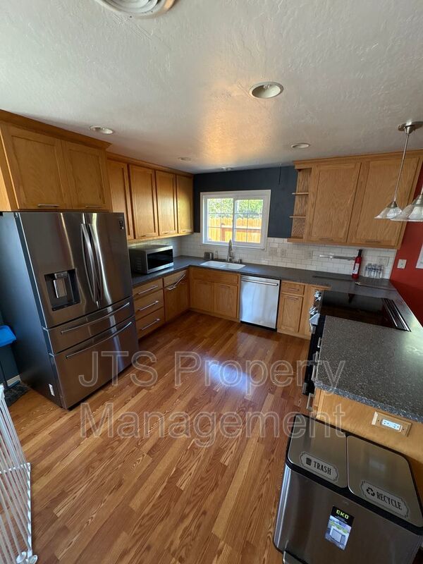 Resort-Style Retreat in Rancho Cordova for Rent property image