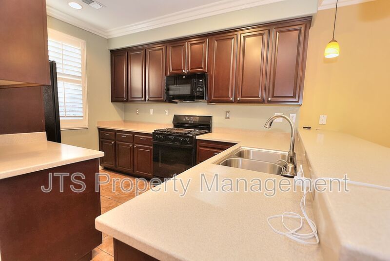 Beautiful West Sacramento Home Available Now! property image