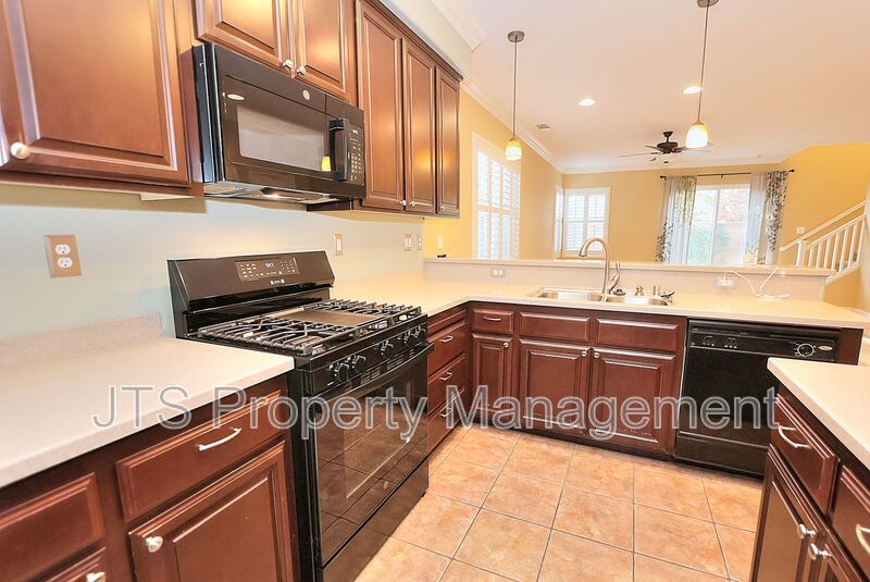 Beautiful West Sacramento Home Available Now! property image