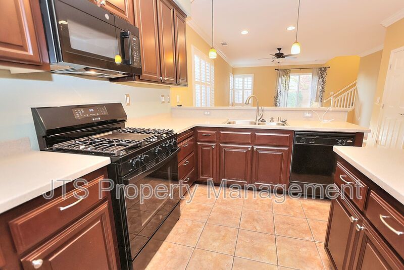 Beautiful West Sacramento Home Available Now! property image