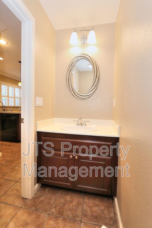 Beautiful West Sacramento Home Available Now! property image