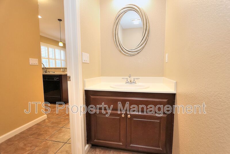 Beautiful West Sacramento Home Available Now! property image
