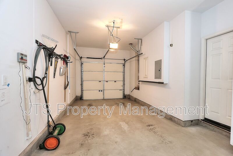 Beautiful West Sacramento Home Available Now! property image