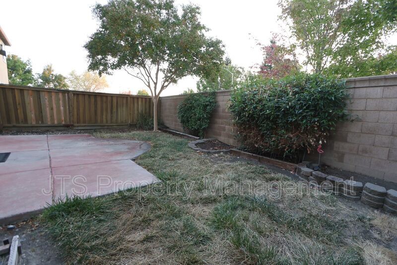 Beautiful West Sacramento Home Available Now! property image