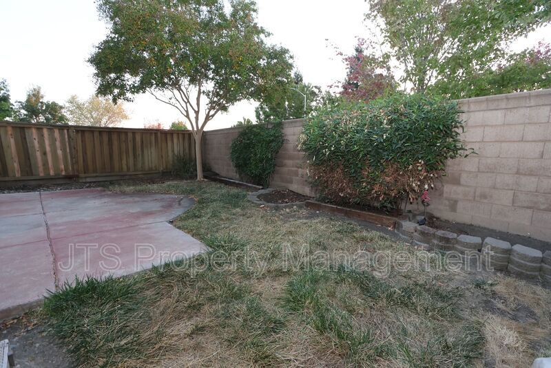 Beautiful West Sacramento Home Available Now! property image