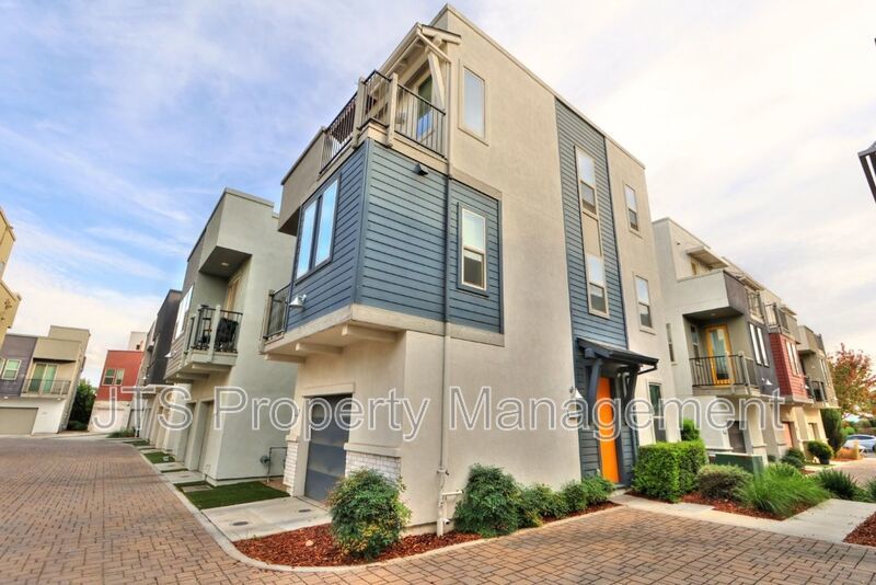 Beautiful Townhome Style Property for Rent! property image