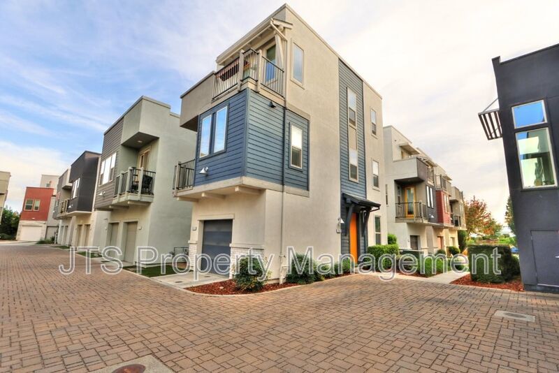 Beautiful Townhome Style Property for Rent! property image