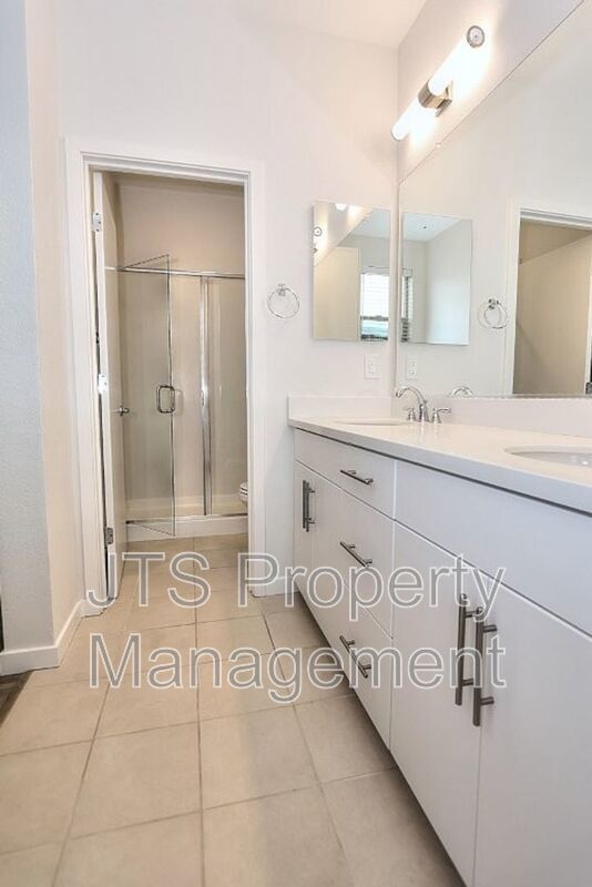 Beautiful Townhome Style Property for Rent! property image
