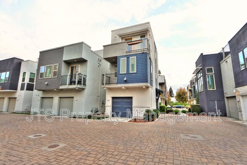 Beautiful Townhome Style Property for Rent! property image