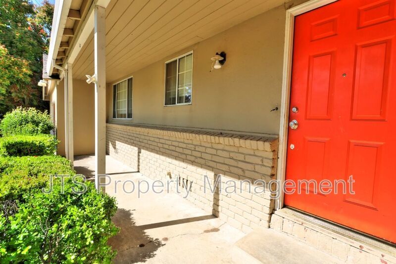 Beautiful Ranch Style 1 Level S. Land Park Drive Home with a Pool! property image