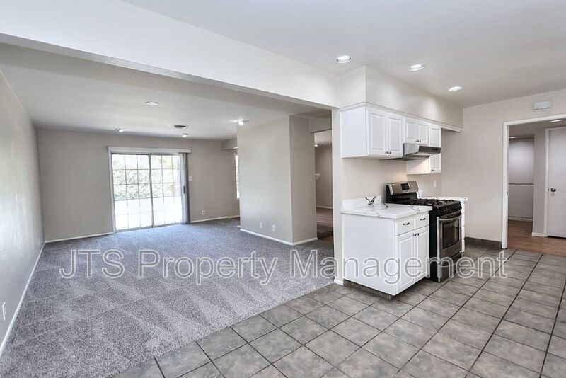 Beautiful Ranch Style 1 Level S. Land Park Drive Home with a Pool! property image