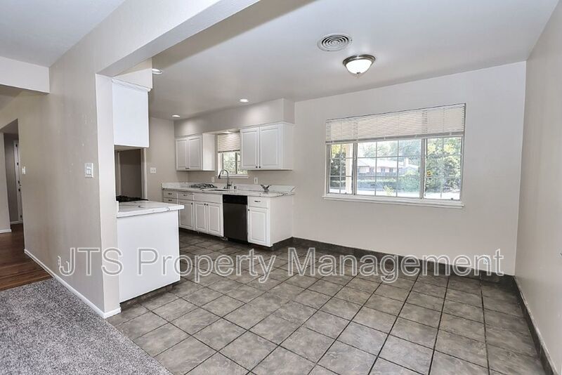 Beautiful Ranch Style 1 Level S. Land Park Drive Home with a Pool! property image