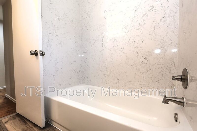 Beautiful Ranch Style 1 Level S. Land Park Drive Home with a Pool! property image