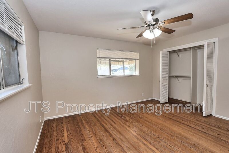 Beautiful Ranch Style 1 Level S. Land Park Drive Home with a Pool! property image