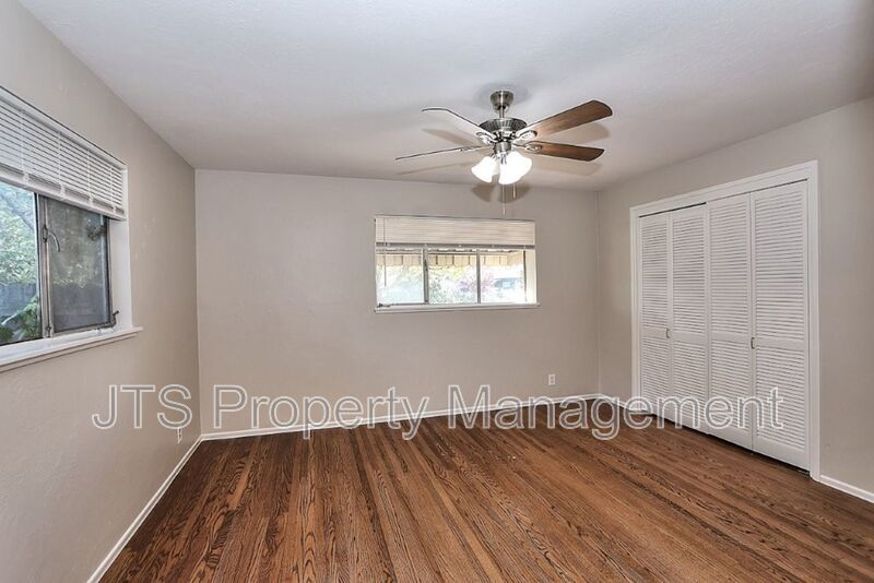 Beautiful Ranch Style 1 Level S. Land Park Drive Home with a Pool! property image