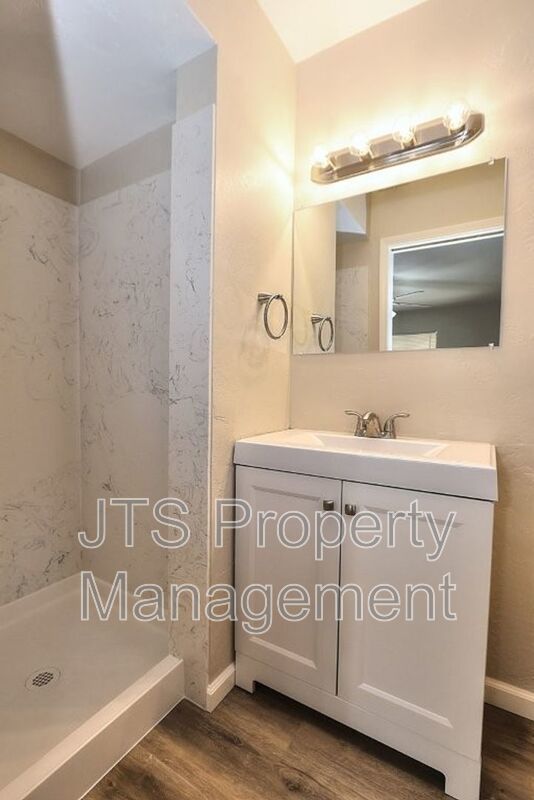 Beautiful Ranch Style 1 Level S. Land Park Drive Home with a Pool! property image