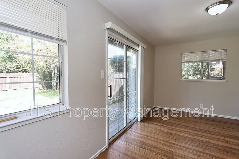 Beautiful Ranch Style 1 Level S. Land Park Drive Home with a Pool! property image