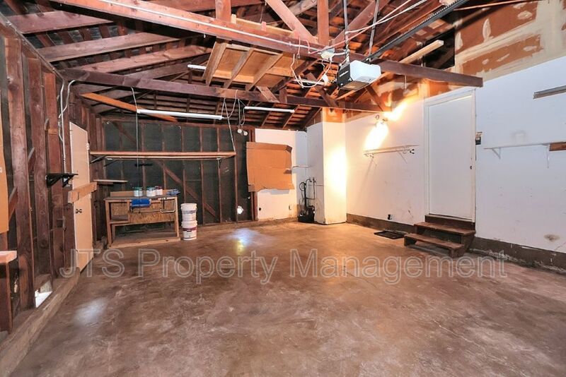 Beautiful Ranch Style 1 Level S. Land Park Drive Home with a Pool! property image