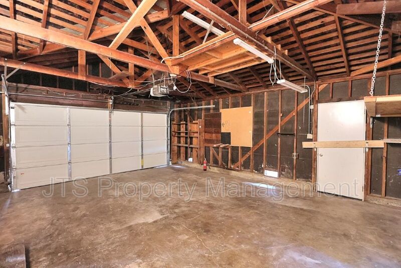 Beautiful Ranch Style 1 Level S. Land Park Drive Home with a Pool! property image