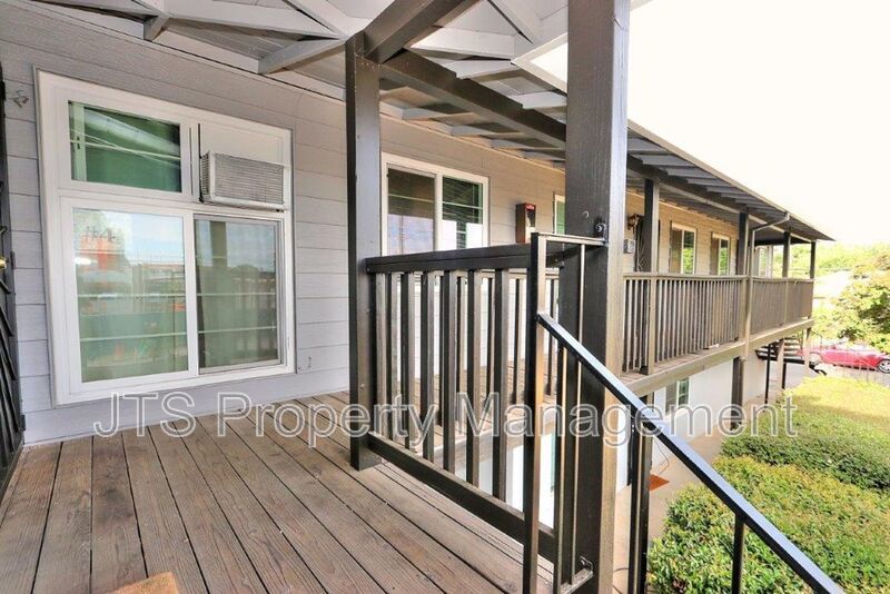 Spacious 2 Bedroom Upper Level Unit Across from the UC Davis Medical Center! property image