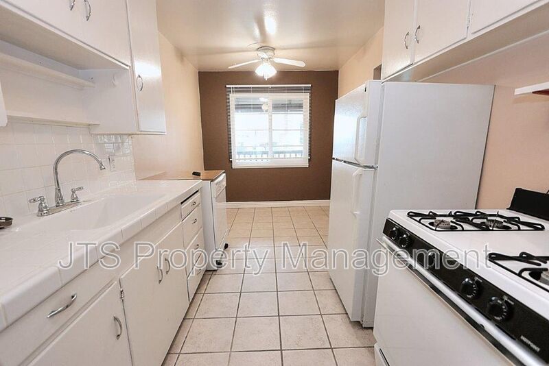 Spacious 2 Bedroom Upper Level Unit Across from the UC Davis Medical Center! property image
