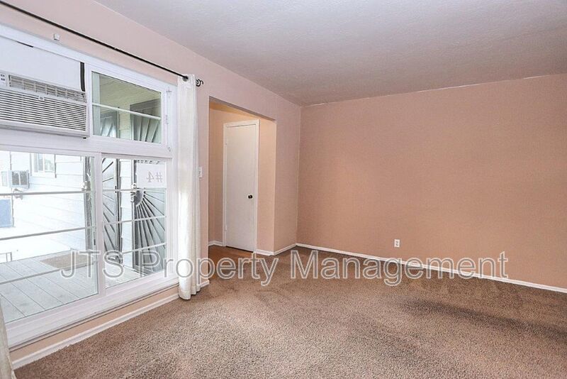 Spacious 2 Bedroom Upper Level Unit Across from the UC Davis Medical Center! property image