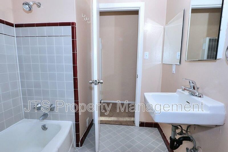 Spacious 2 Bedroom Upper Level Unit Across from the UC Davis Medical Center! property image