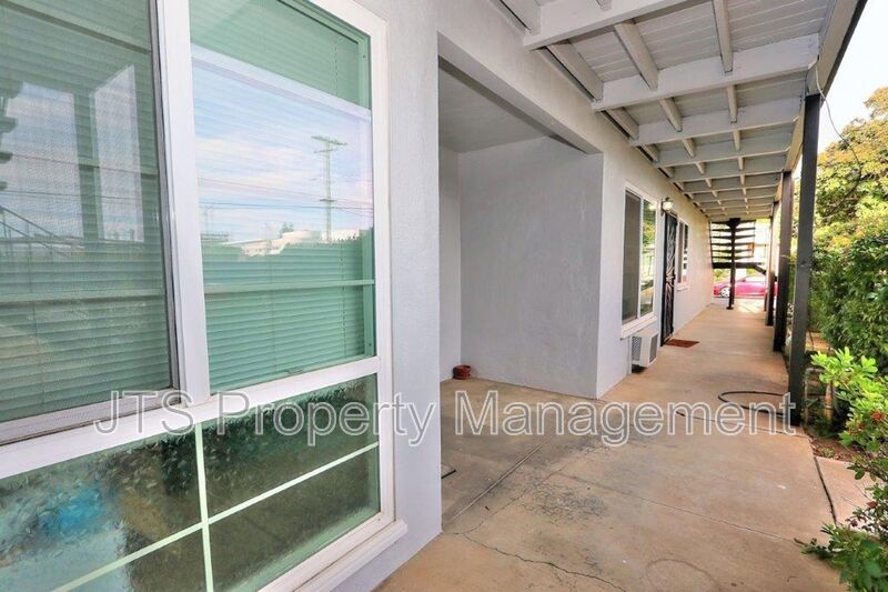 Spacious 2 Bedroom Upper Level Unit Across from the UC Davis Medical Center! property image