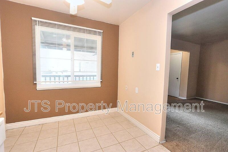 Spacious 2 Bedroom Upper Level Unit Across from the UC Davis Medical Center! property image