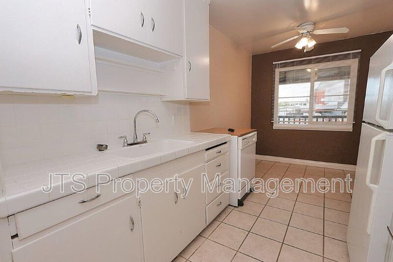 Spacious 2 Bedroom Upper Level Unit Across from the UC Davis Medical Center! property image