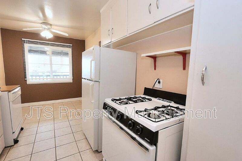 Spacious 2 Bedroom Upper Level Unit Across from the UC Davis Medical Center! property image