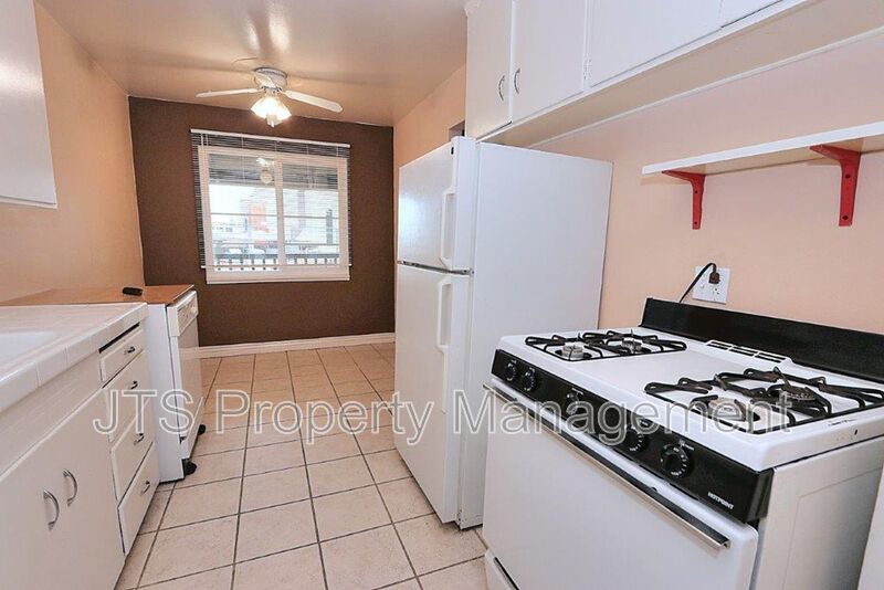 Spacious 2 Bedroom Upper Level Unit Across from the UC Davis Medical Center! property image