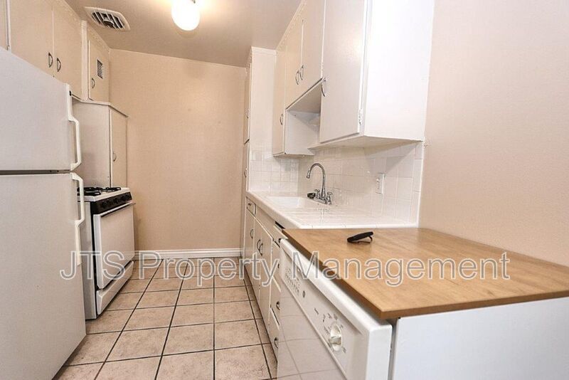 Spacious 2 Bedroom Upper Level Unit Across from the UC Davis Medical Center! property image