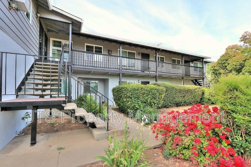 Spacious 2 Bedroom Upper Level Unit Across from the UC Davis Medical Center! property image